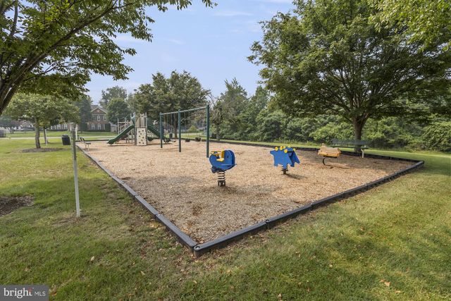 13539 HERITAGE FARMS DR, Gainesville, VA 20155