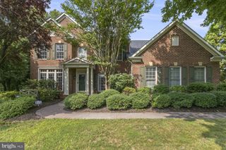 13539 HERITAGE FARMS DR, Gainesville, VA 20155