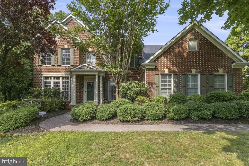 13539 HERITAGE FARMS DR, Gainesville, VA 20155