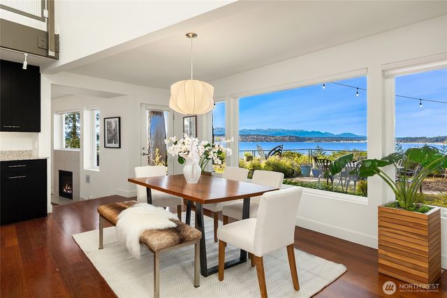 12145 Arrow Point Loop NE, Bainbridge Island, WA 98110