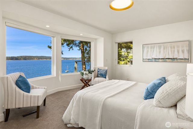12145 Arrow Point Loop NE, Bainbridge Island, WA 98110