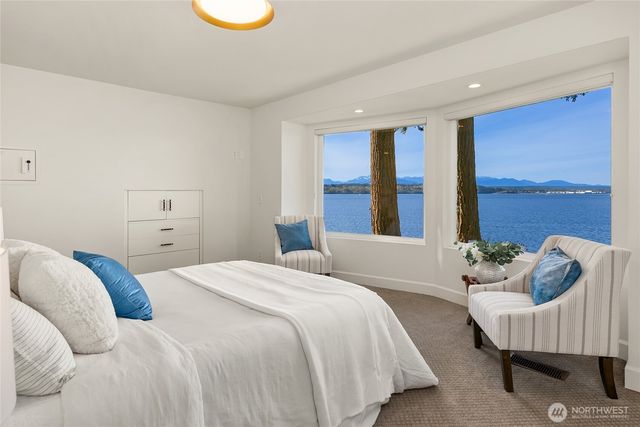 12145 Arrow Point Loop NE, Bainbridge Island, WA 98110
