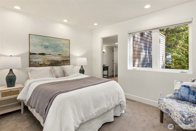 12145 Arrow Point Loop NE, Bainbridge Island, WA 98110