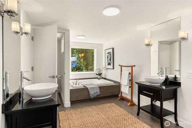 12145 Arrow Point Loop NE, Bainbridge Island, WA 98110