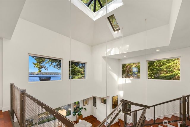 12145 Arrow Point Loop NE, Bainbridge Island, WA 98110