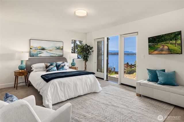 12145 Arrow Point Loop NE, Bainbridge Island, WA 98110