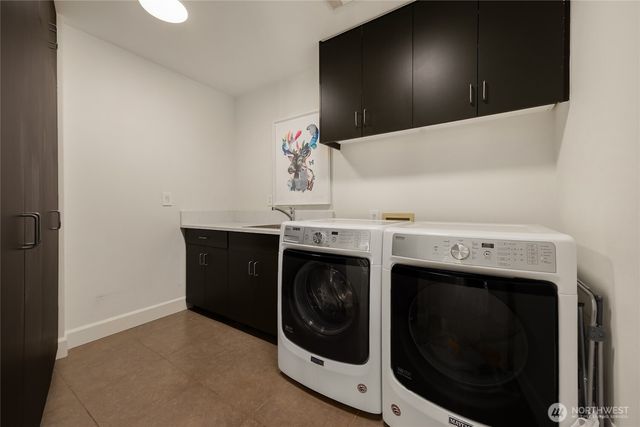 12145 Arrow Point Loop NE, Bainbridge Island, WA 98110