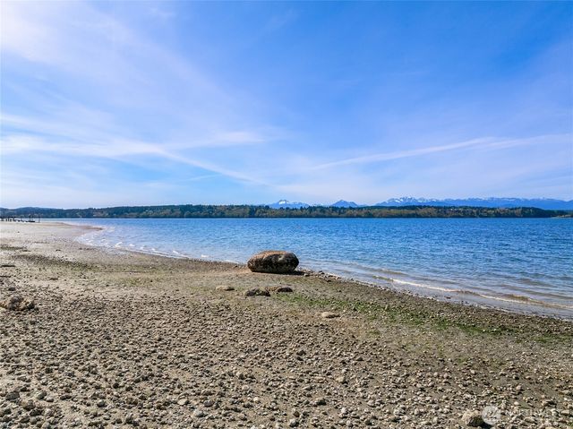12145 Arrow Point Loop NE, Bainbridge Island, WA 98110