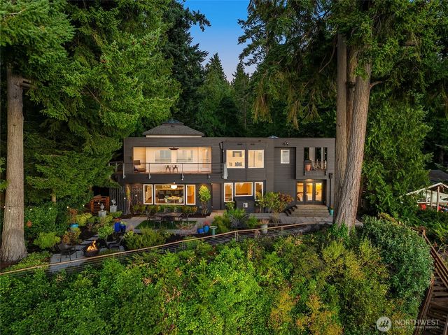 12145 Arrow Point Loop NE, Bainbridge Island, WA 98110