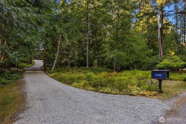 12145 Arrow Point Loop NE, Bainbridge Island, WA 98110