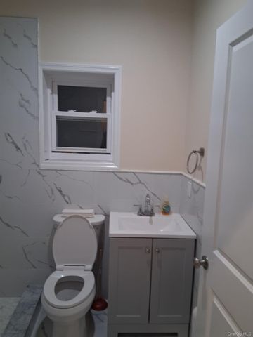601 E 226th Street, Bronx, NY 10466