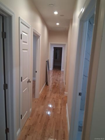 601 E 226th Street, Bronx, NY 10466