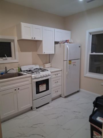 601 E 226th Street, Bronx, NY 10466