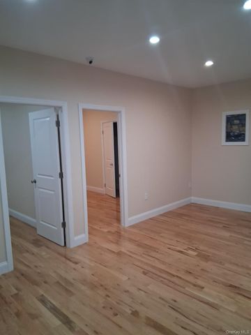 601 E 226th Street, Bronx, NY 10466