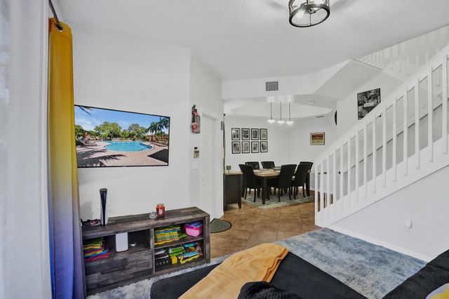 2315 Clipper Place, Fort Lauderdale, FL 33312