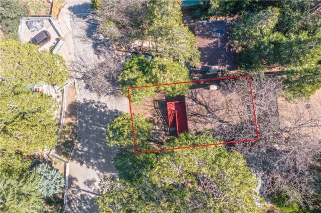 23915 Wildwood, Crestline, CA 92325