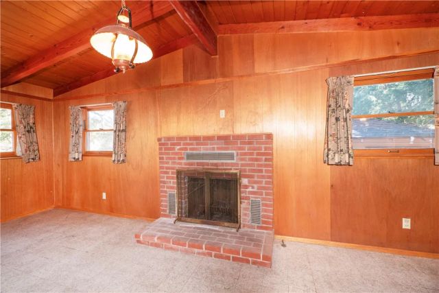 23915 Wildwood, Crestline, CA 92325