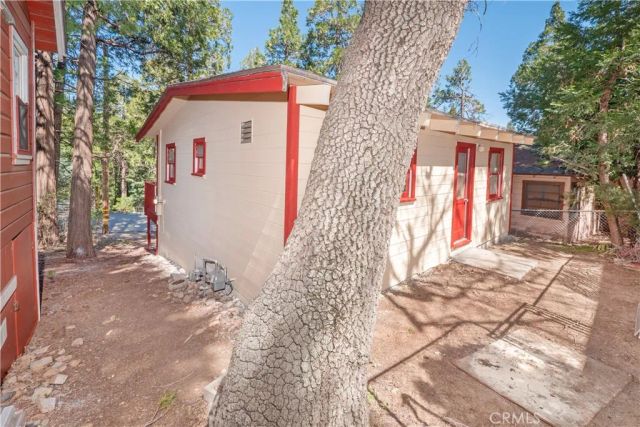 23915 Wildwood, Crestline, CA 92325