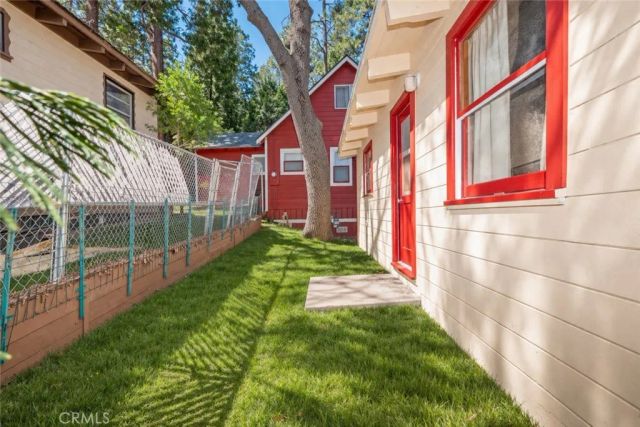 23915 Wildwood, Crestline, CA 92325