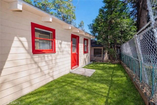 23915 Wildwood, Crestline, CA 92325