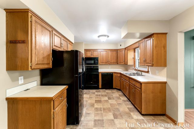 1230 Marion Avenue, Grand Haven, MI 49417