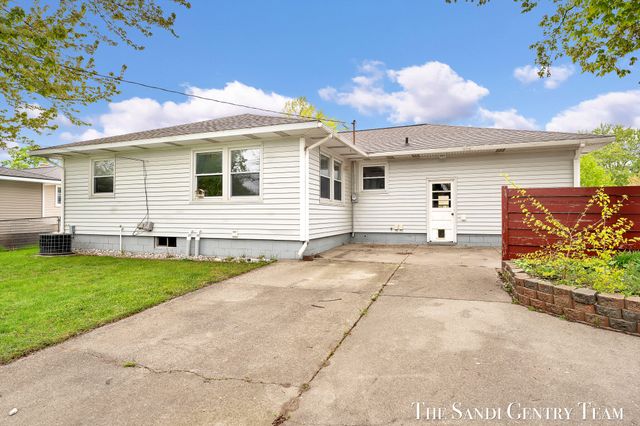 1230 Marion Avenue, Grand Haven, MI 49417