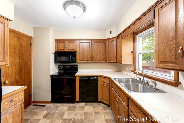 1230 Marion Avenue, Grand Haven, MI 49417