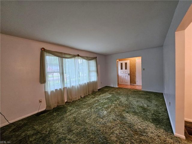 125 Winsome Haven DR, Seaford, VA 23696