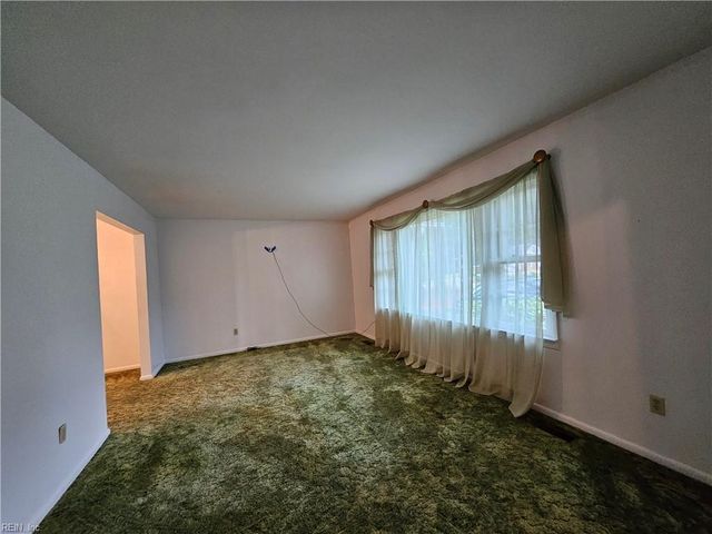 125 Winsome Haven DR, Seaford, VA 23696