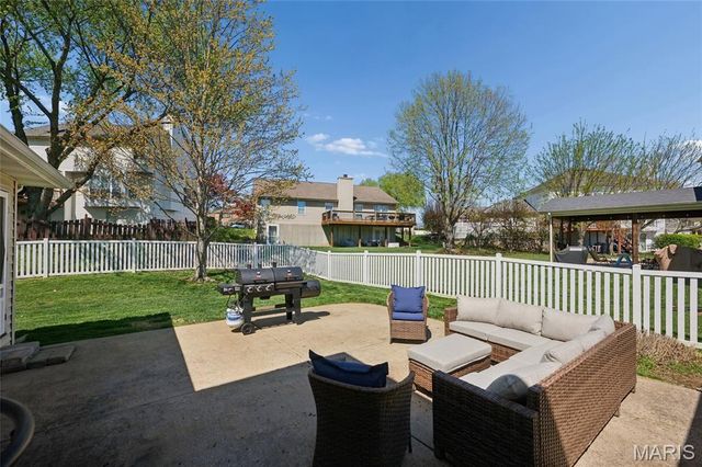 2947 Diekamp Farm Trail, St Charles, MO 63303