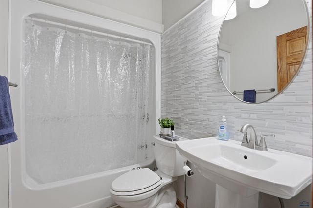 4137 AUGUSTA DR, Rapid City, SD 57703