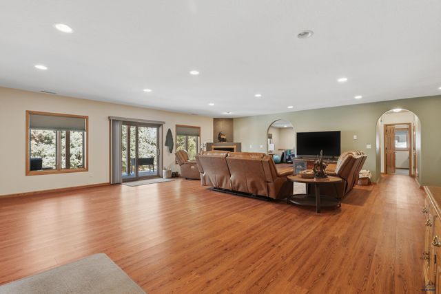 4137 AUGUSTA DR, Rapid City, SD 57703