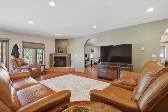 4137 AUGUSTA DR, Rapid City, SD 57703