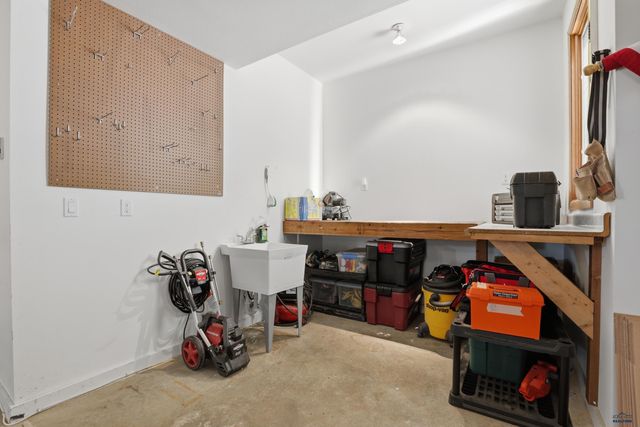 4137 AUGUSTA DR, Rapid City, SD 57703