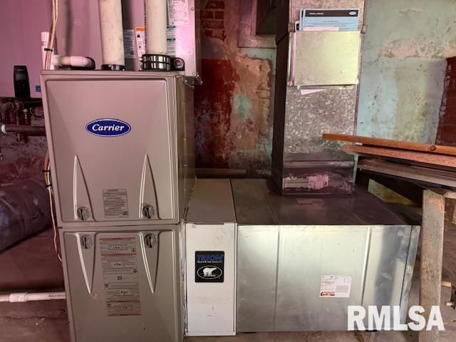 121 N 9TH Street, Herrin, IL 62948