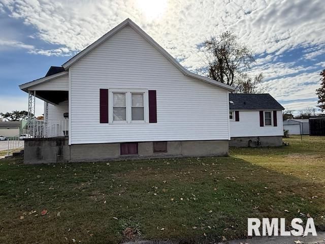 121 N 9TH Street, Herrin, IL 62948