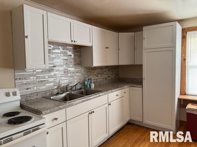 121 N 9TH Street, Herrin, IL 62948