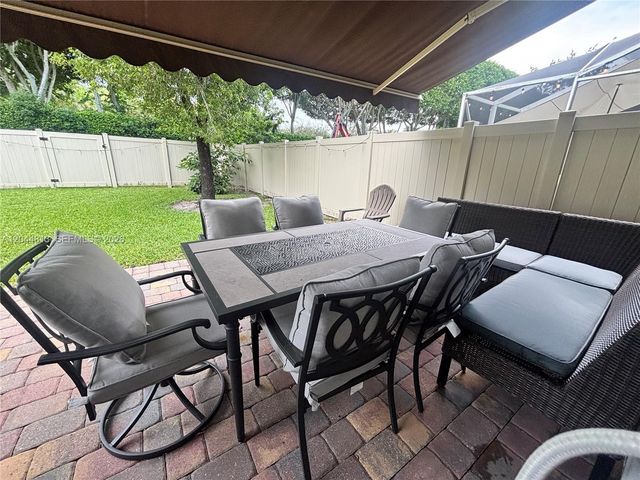 9109 Dupont Place, Wellington, FL 33414