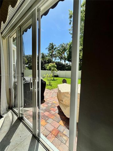 9109 Dupont Place, Wellington, FL 33414