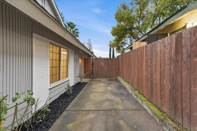 2680 S Whitney Blvd, Rocklin, CA 95677