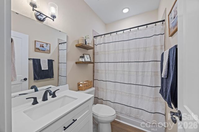 124 Falls Leaf Drive, Troutman, NC 28166