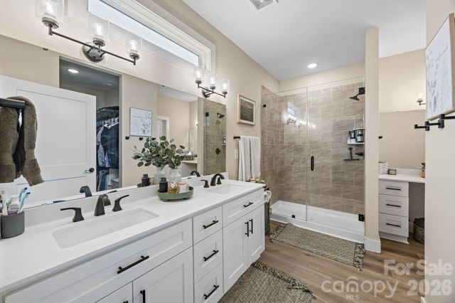 124 Falls Leaf Drive, Troutman, NC 28166