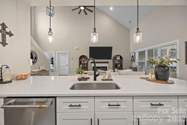 124 Falls Leaf Drive, Troutman, NC 28166