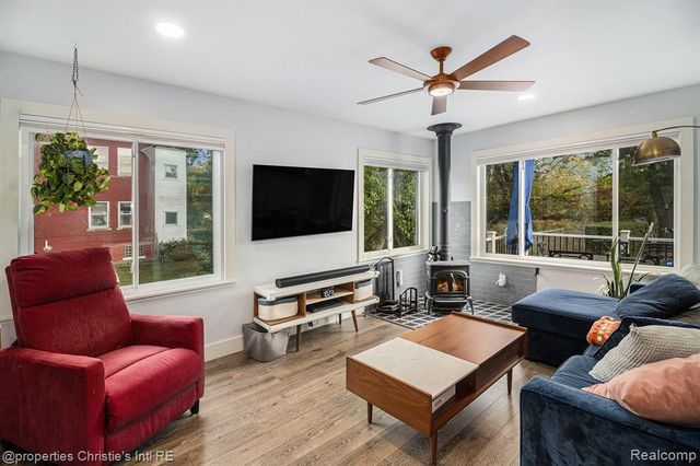 2144 Fischer Street, Detroit, MI 48214