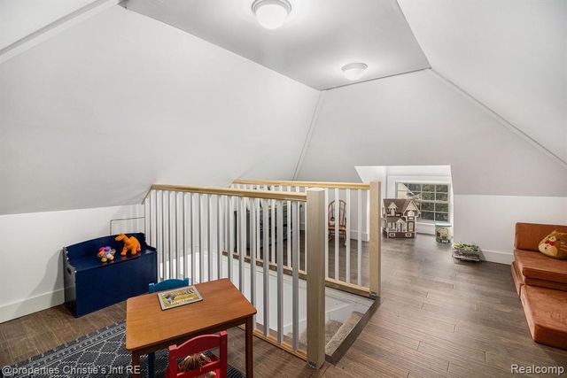 2144 Fischer Street, Detroit, MI 48214