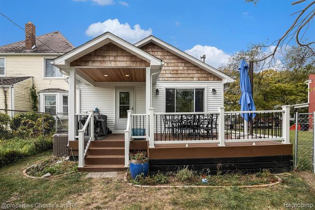 2144 Fischer Street, Detroit, MI 48214