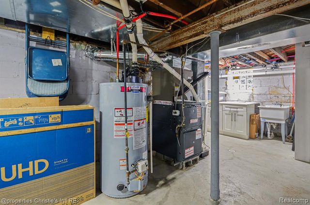 2144 Fischer Street, Detroit, MI 48214