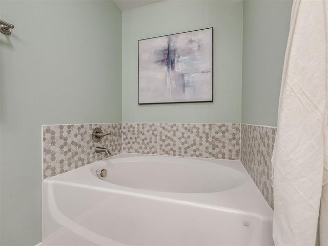18640 Vivo Drive, Edmond, OK 73012