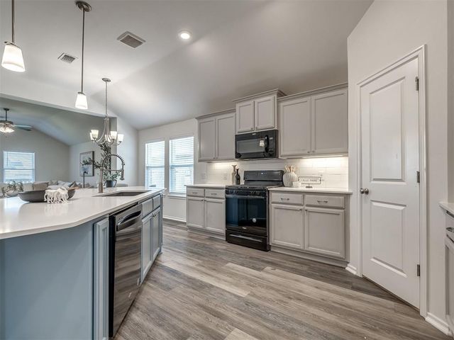 18640 Vivo Drive, Edmond, OK 73012