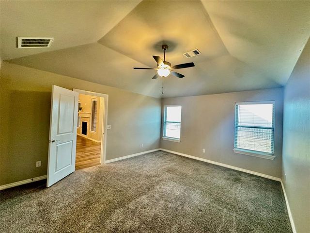 9217 NW 89th Street, Yukon, OK 73099